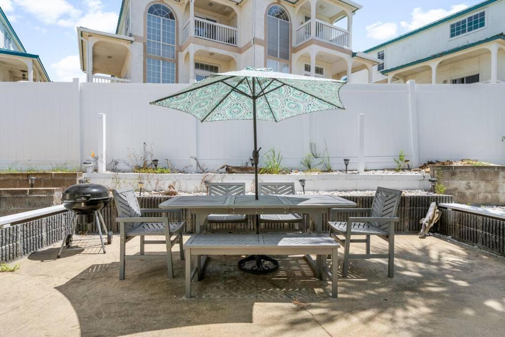 New! Steps To White Sand Beaches! Pool & Grill! 2Br 2Ba Panama City Beach Dış mekan fotoğraf